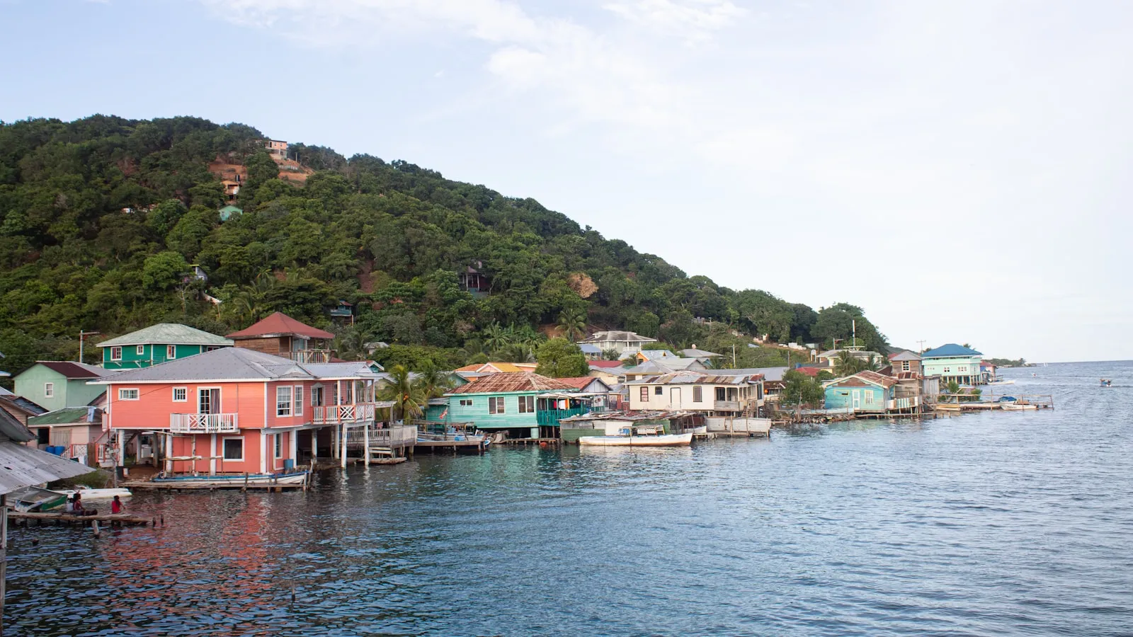 A body of water with a bunch of houses on it