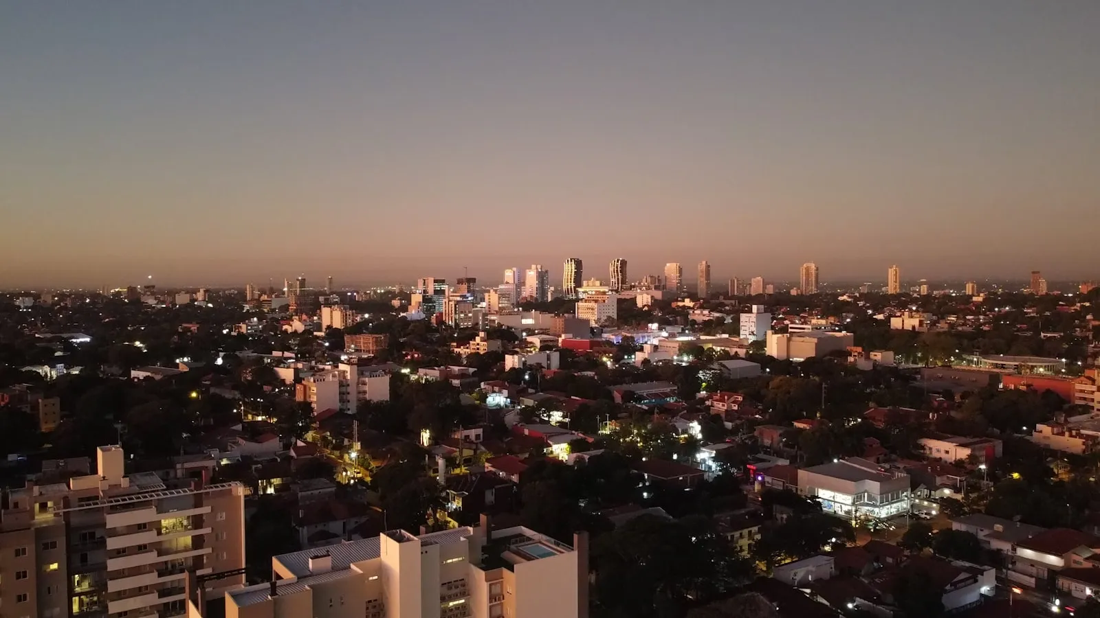 A city with many buildings